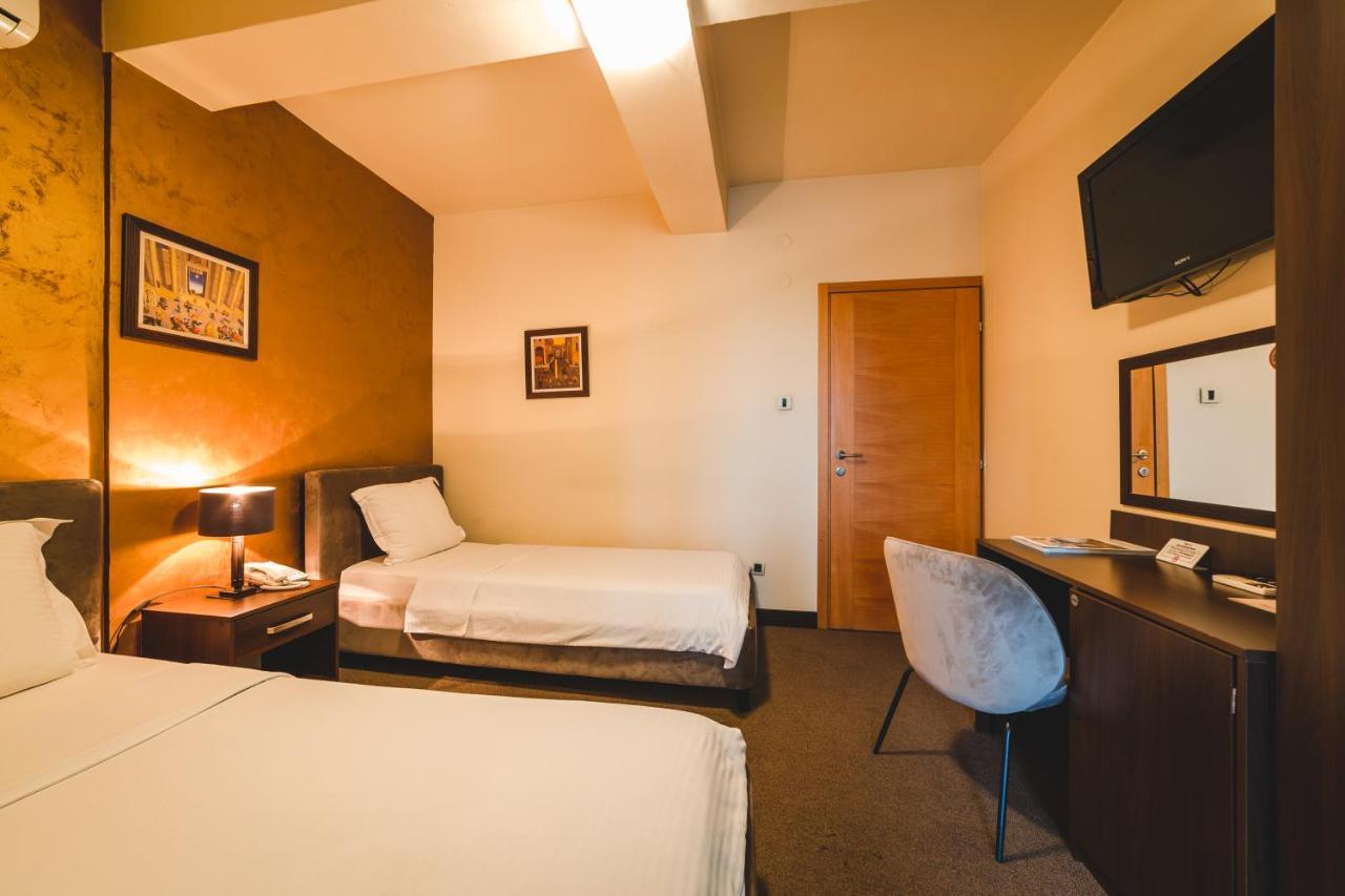 Hotel Keto Podgorica Esterno foto