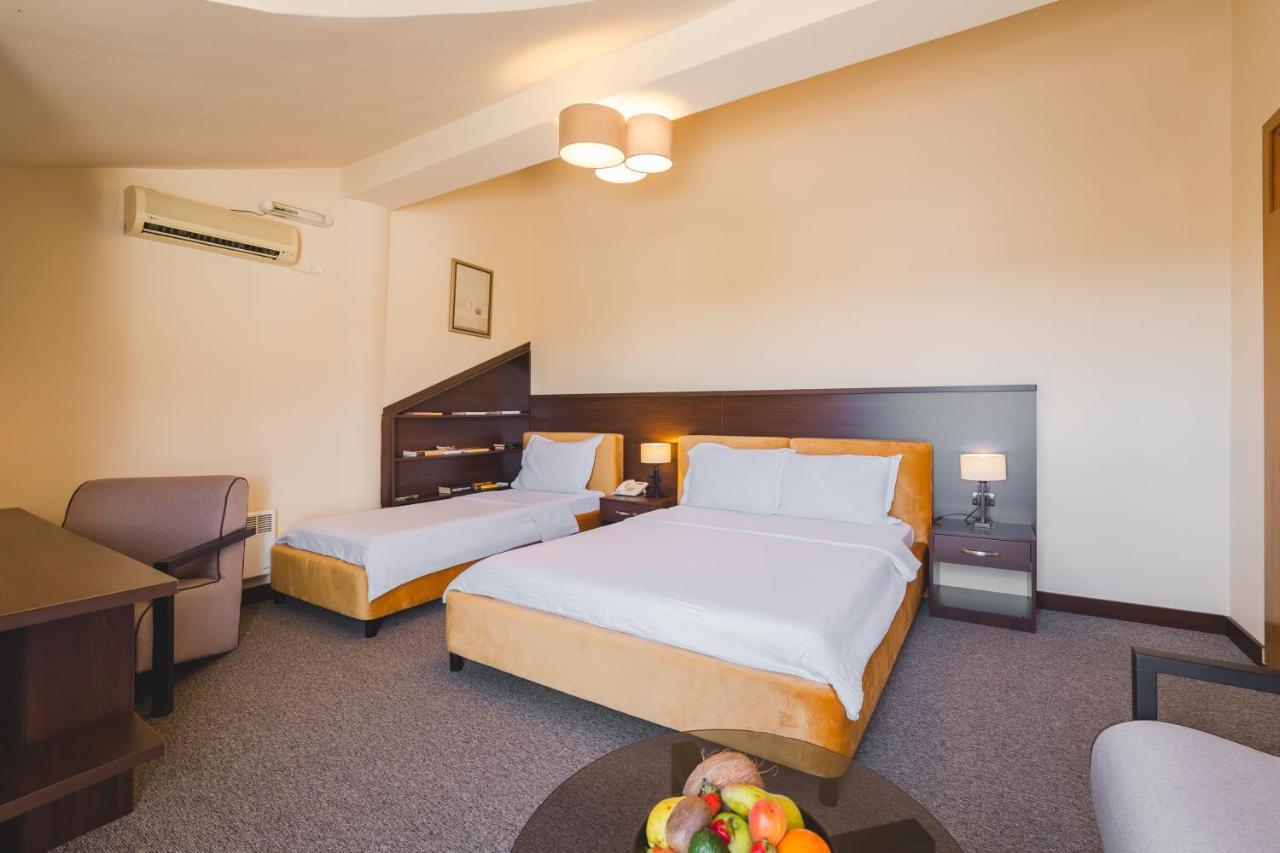 Hotel Keto Podgorica Esterno foto