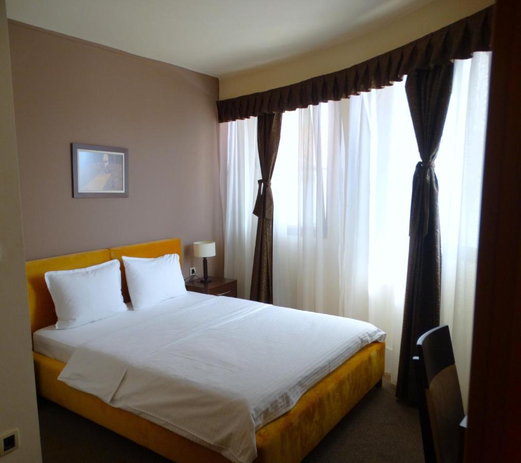 Hotel Keto Podgorica Esterno foto
