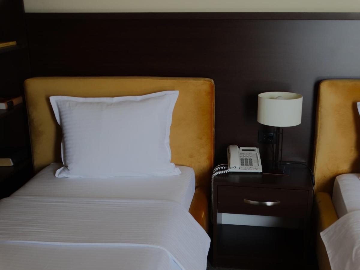 Hotel Keto Podgorica Esterno foto