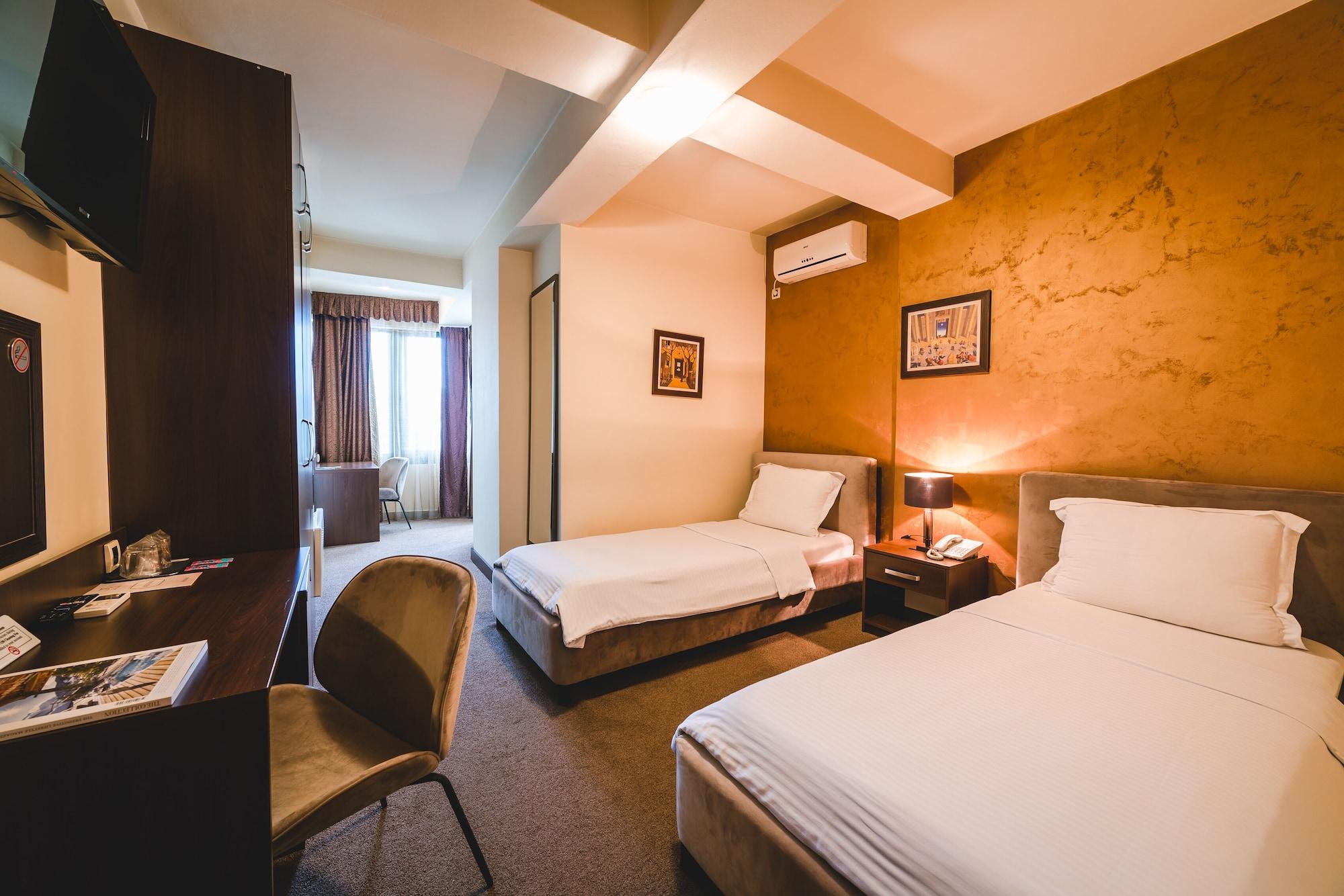 Hotel Keto Podgorica Esterno foto